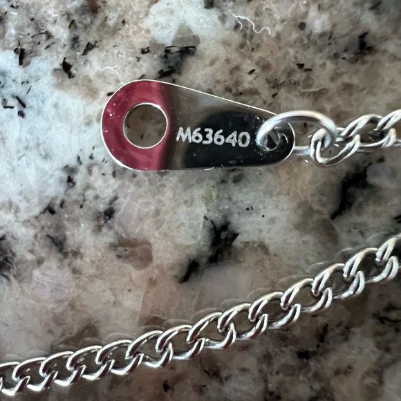 Louis Vuitton Paris silver necklace - Picture 8 of 14